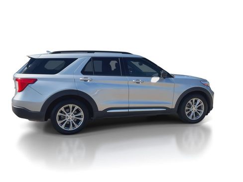 Used 2020 Ford Explorer XLT w/ Equipment Group 202A RWD image 9