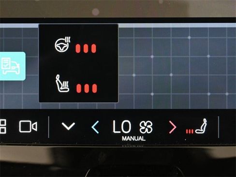 Used 2025 Volvo XC60 B5 Plus image 14