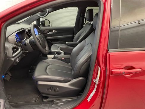 New 2026 Chrysler Pacifica Select FWD image 15