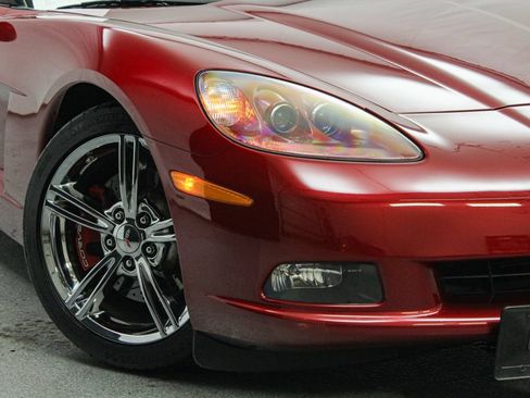 Used 2010 Chevrolet Corvette Convertible w/ Preferred Equipment Group RWD image 3