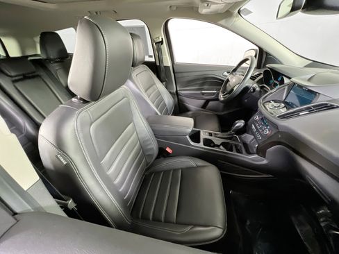 Used 2019 Ford Escape Titanium image 28