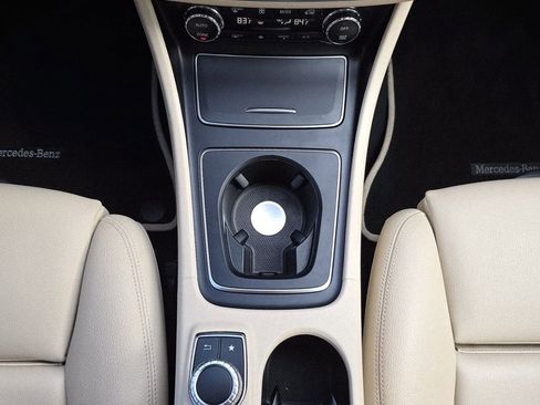 Used 2019 Mercedes-Benz GLA 250 4MATIC image 4