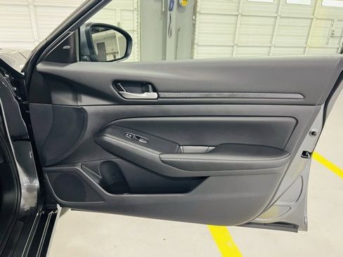 New 2025 Nissan Altima 2.5 SV w/ SV Special Edition Package image 30