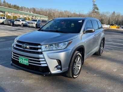 Used 2017 Toyota Highlander XLE w/ Carpet Mat Package