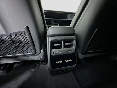 New 2026 Porsche Macan Turbo Electric AWD/4WD image 27