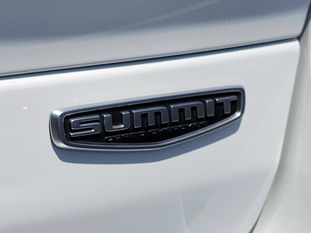 Used 2022 Jeep Grand Cherokee Summit w/ Adv Protech Group IV AWD/4WD image 28