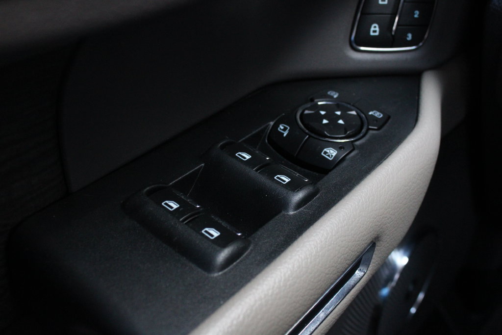 Used 2019 Ford Expedition Limited w/ Equipment Group 301A AWD/4WD image 8