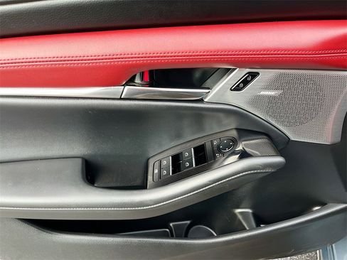 Used 2022 MAZDA MAZDA3 s image 17