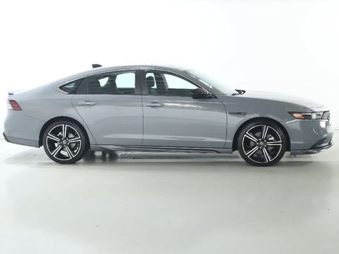 Used 2023 Honda Accord Sport image 11