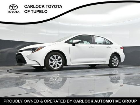 Used 2024 Toyota Corolla LE image 41