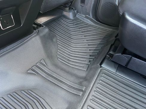 Used 2025 Chevrolet Tahoe Z71 w/ Comfort Package image 20