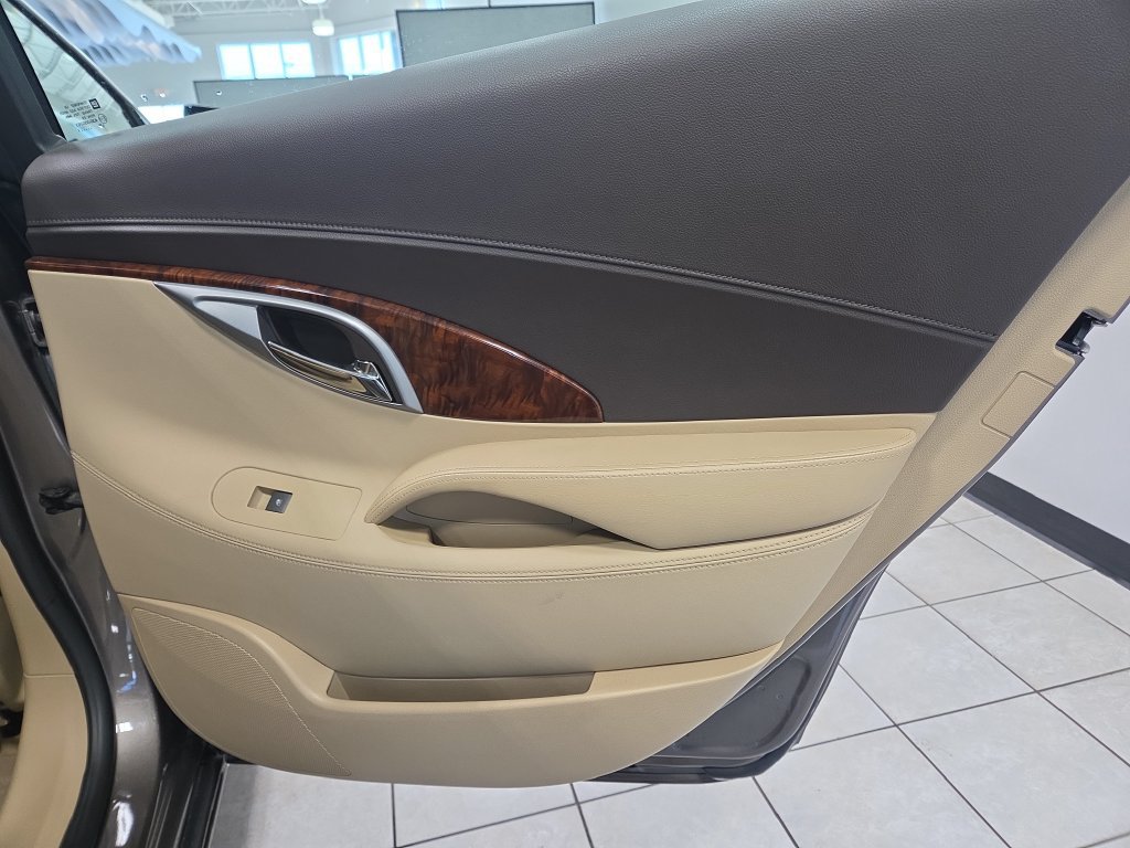 Used 2011 Buick LaCrosse CXL FWD image 18