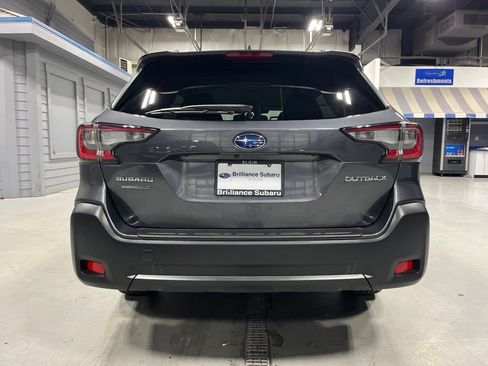 Certified 2025 Subaru Outback Premium AWD/4WD image 8