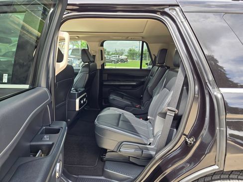 Used 2024 Ford Expedition XLT AWD/4WD image 21