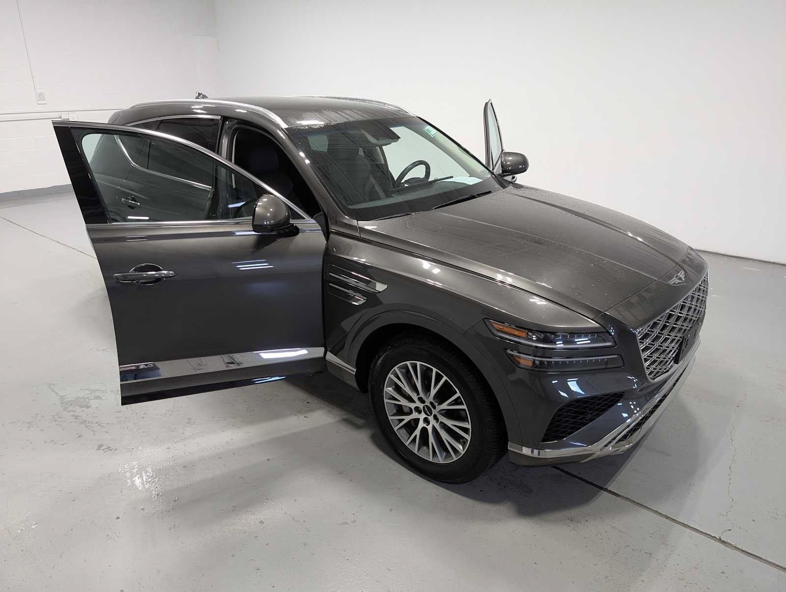 Used 2025 Genesis GV80 2.5T Standard AWD/4WD image 16