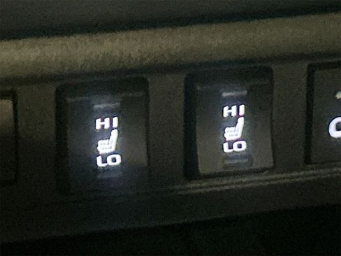 Used 2025 Toyota Corolla Cross XLE image 21