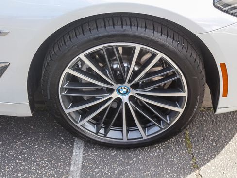 Certified 2023 BMW 530e w/ Convenience Package image 9