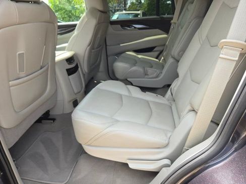 Used 2017 Cadillac Escalade Premium Luxury AWD/4WD image 10