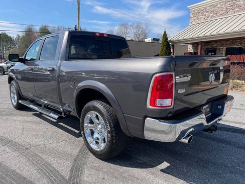 Used 2017 RAM 1500 Laramie w/ Convenience Group AWD/4WD image 12