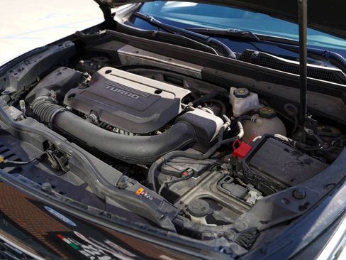 Used 2019 Cadillac XT4 Premium Luxury image 7