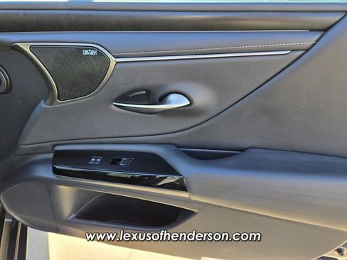 Certified 2022 Lexus ES 300h w/ Accessory Package FWD image 21