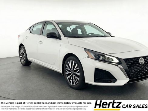 Used 2025 Nissan Altima 2.5 SV image 1