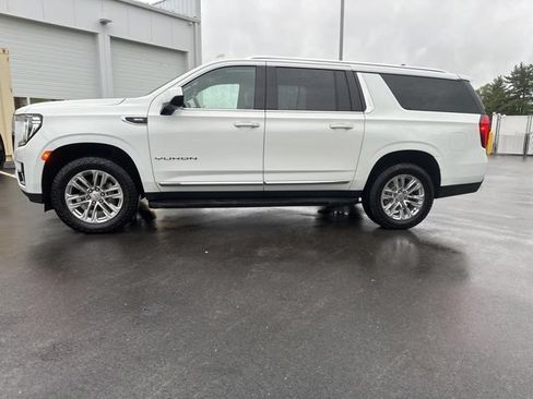 Used 2023 GMC Yukon XL SLT AWD/4WD image 2