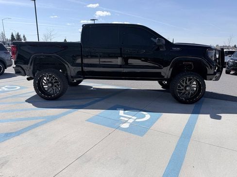 Used 2024 GMC Sierra 1500 Elevation w/ LPO, Elevation Black Package AWD/4WD image 5