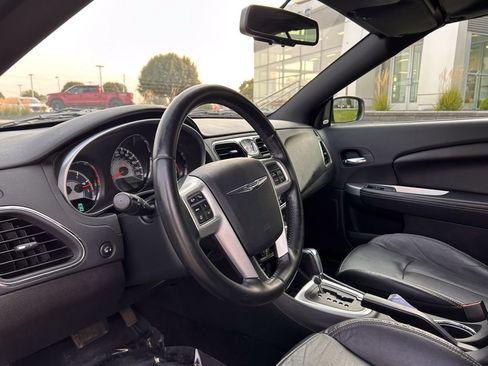 Used 2011 Chrysler 200 Limited FWD image 11