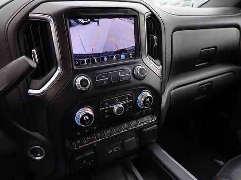 Used 2020 GMC Sierra 1500 AT4 w/ Off-Road Performance Package image 15
