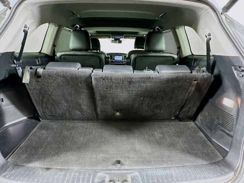 Used 2019 Toyota Highlander SE FWD image 31