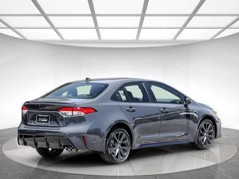 Used 2026 Toyota Corolla SE FWD image 5