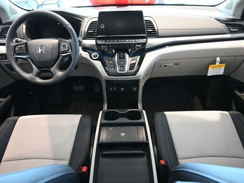 New 2026 Honda Odyssey Elite image 6