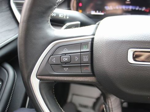 Used 2022 Jeep Grand Cherokee L Limited image 14