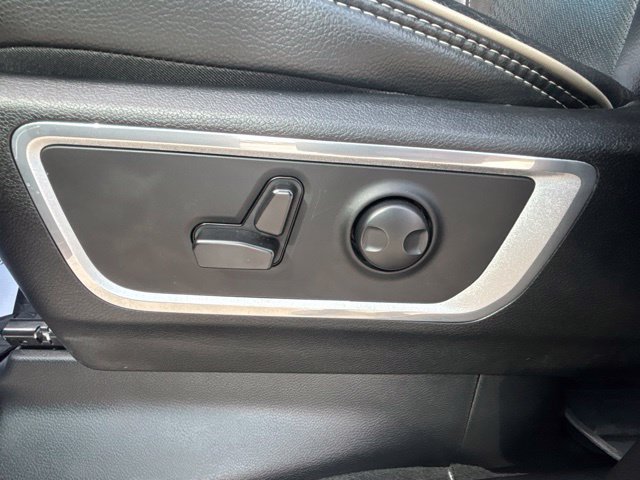Used 2024 RAM 1500 Laramie AWD/4WD image 18