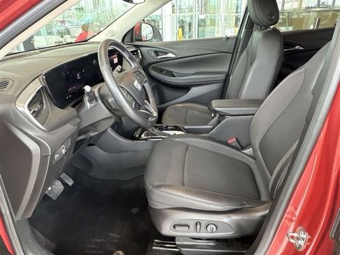 Certified 2024 Buick Encore GX Preferred w/ Comfort Package FWD image 18