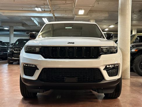 New 2025 Jeep Grand Cherokee Limited w/ Black Appearance Package image 8