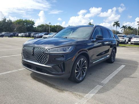 New 2025 Lincoln Aviator Reserve w/ Luxury Package image 2