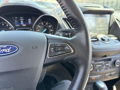 Used 2017 Ford Escape Titanium image 31