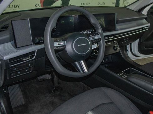 Used 2025 Hyundai Sonata SEL FWD image 5