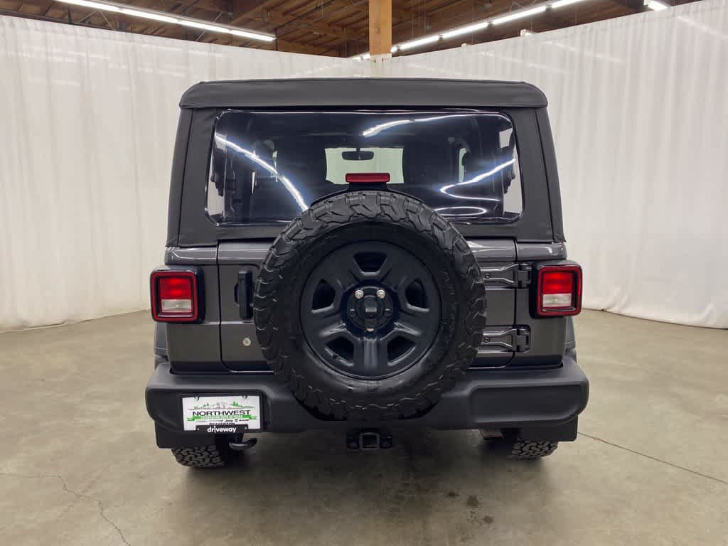 Used 2018 Jeep Wrangler Sport AWD/4WD image 5