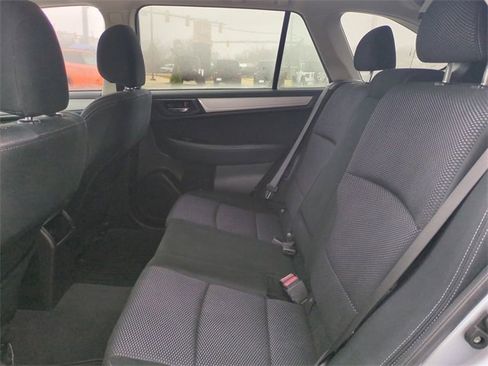 Used 2017 Subaru Outback 2.5i Premium image 14