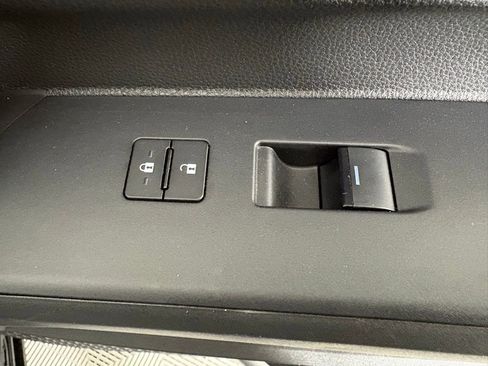 Used 2024 Toyota Tacoma TRD Off-Road image 36