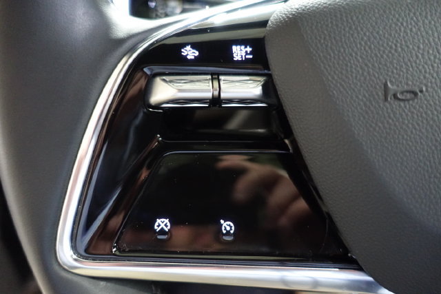 Used 2024 Cadillac Lyriq Tech AWD/4WD image 13