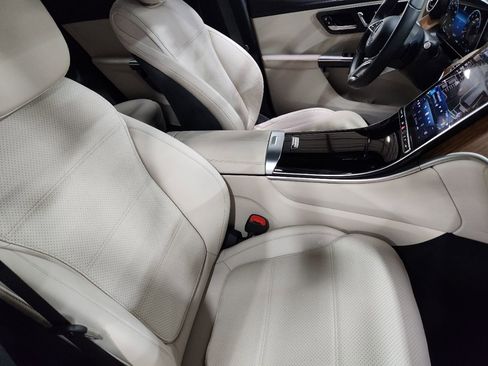 Used 2024 Mercedes-Benz GLC 300 image 29