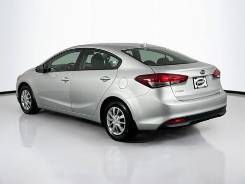 Used 2018 Kia Forte LX image 9