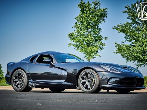 Used 2013 SRT Viper GTS w/ GTS Laguna Interior Pkg image 22