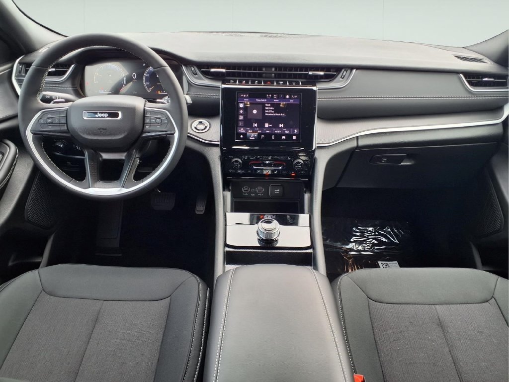 New 2026 Jeep Grand Cherokee Laredo X RWD image 7