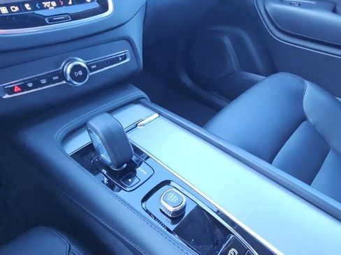 Used 2024 Volvo XC90 B5 Core w/ Climate Package image 11