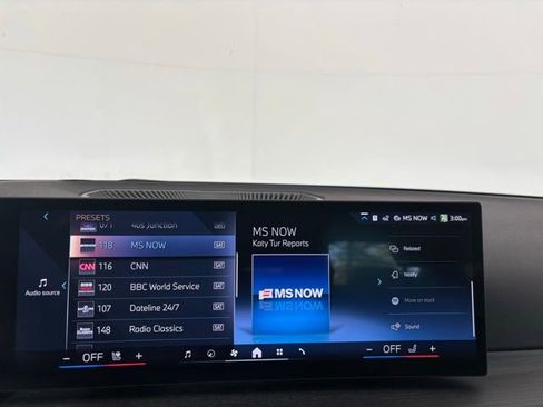 Used 2025 BMW 330i xDrive Sedan w/ M Sport Package AWD/4WD image 15